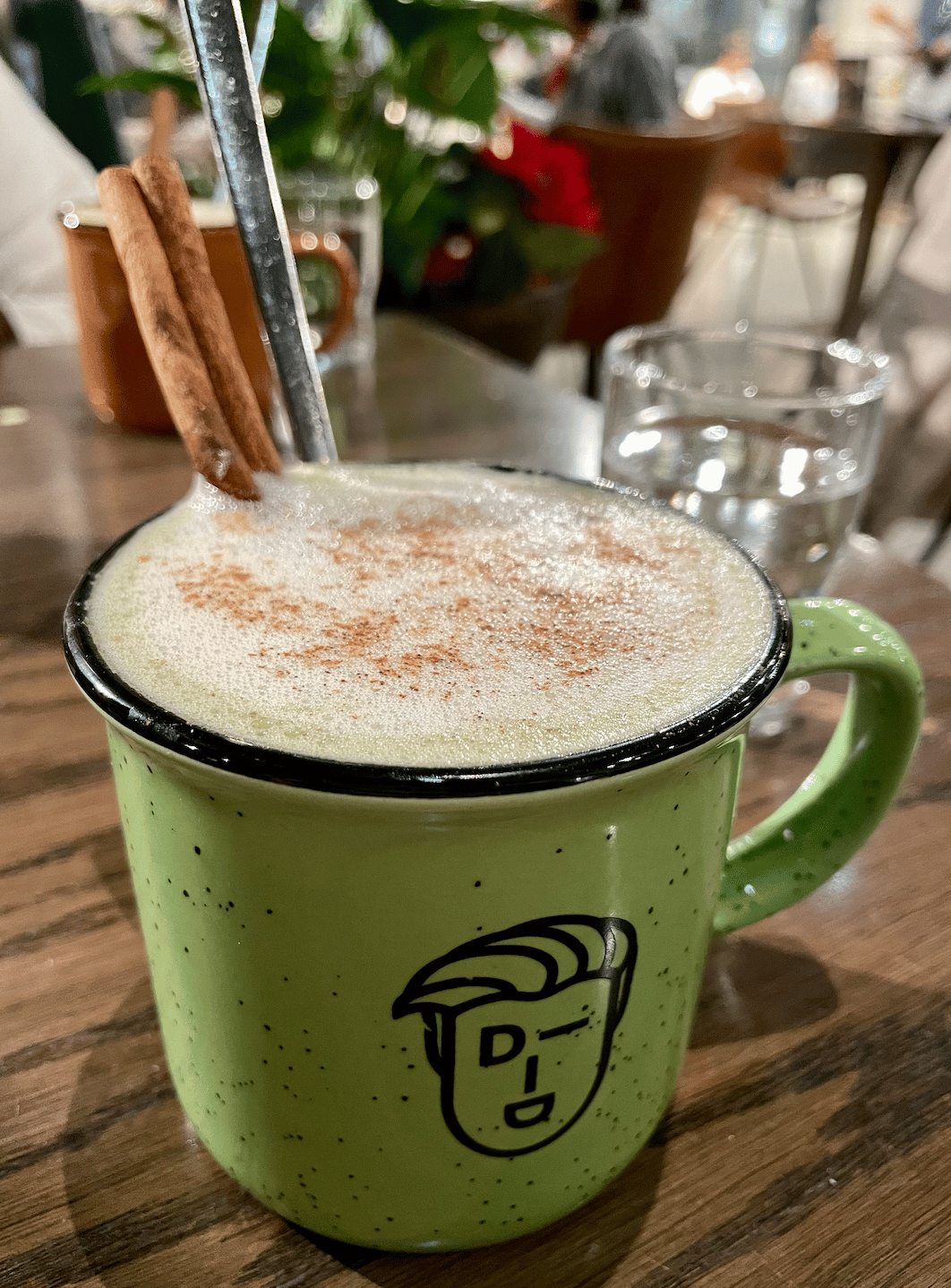 Matcha Latté at The Bakery Café in Salzburg Europark