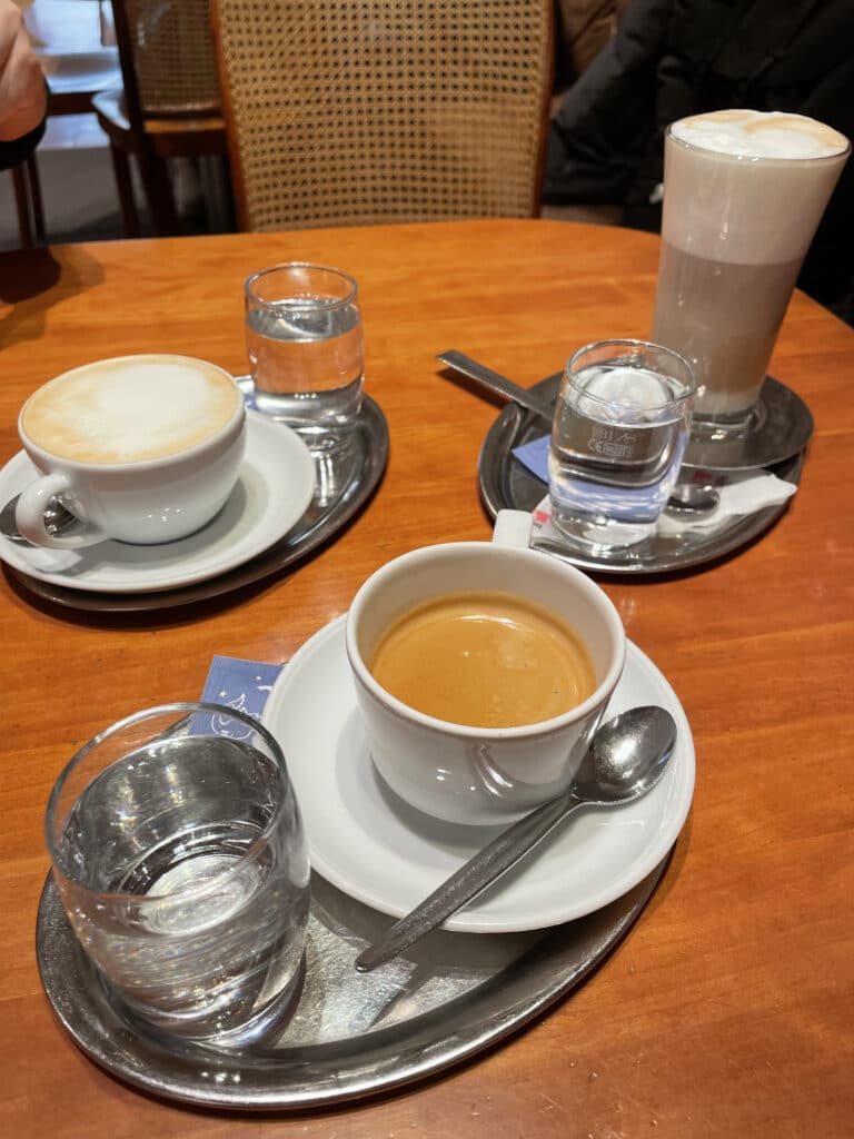 Espresso, latte macchiato and cappuccino at Braunkonditoreicafe
